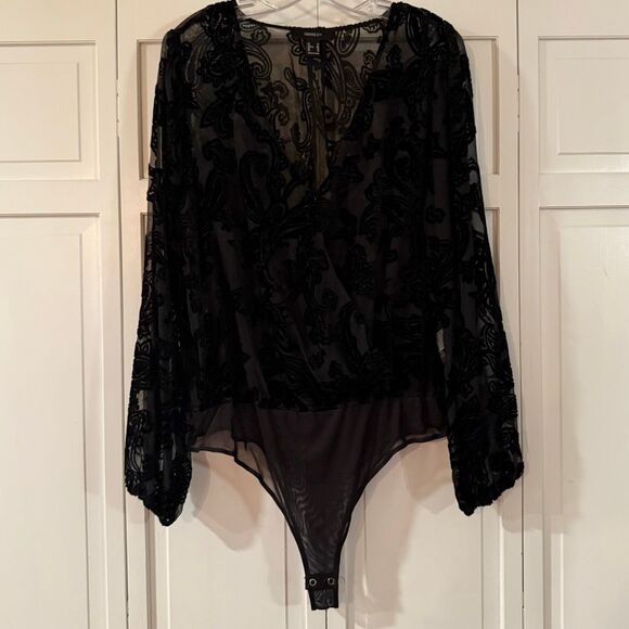 Forever 21 black velvet burnout bodysuit size 2x - Picture 2 of 9